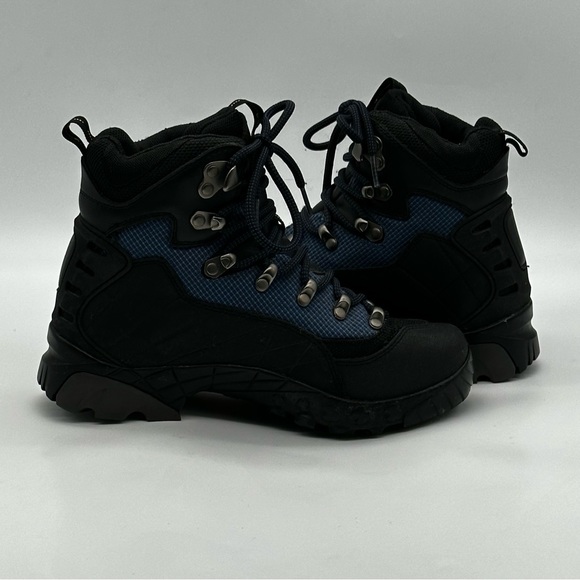 L. L. Bean boots. Size 7 Wide - Picture 7 of 9